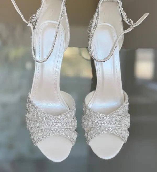 Wow Shoes Сандали на ток Petyr Бели