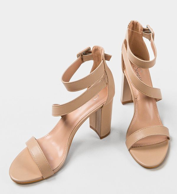 Ali Сандали на ток Philiber Бежов