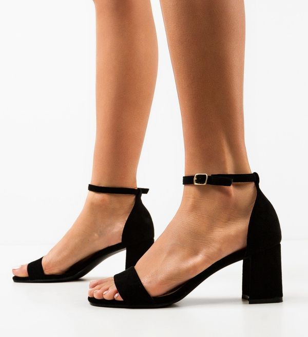 Ali Сандали на ток Philomela Черни