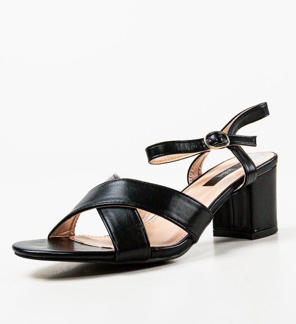 Ali Сандали на ток Phirun Черни