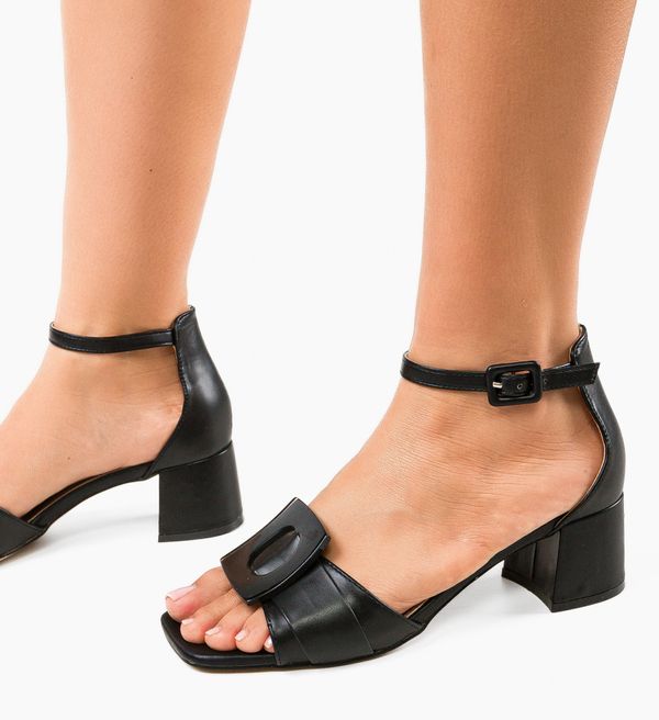 Botinelli Сандали на ток Pokazaha Черни