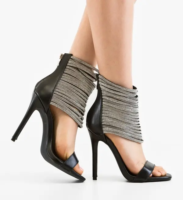 Ali Сандали на ток Pone Черни