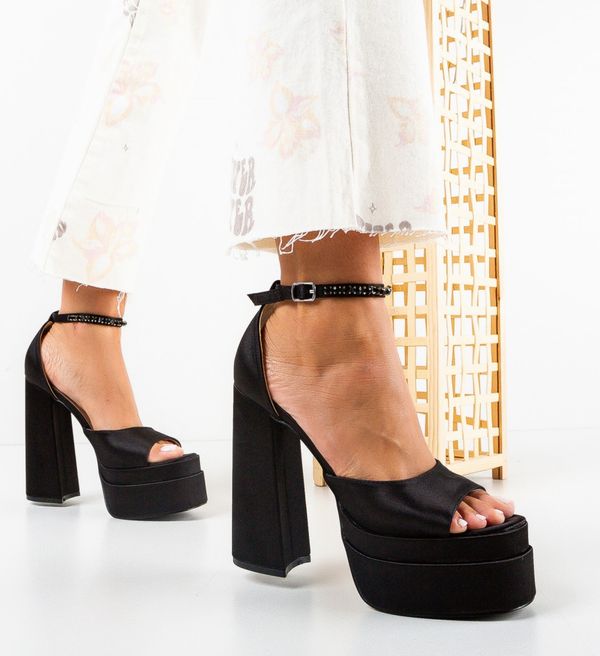 Ali Сандали на ток Pugh Черни