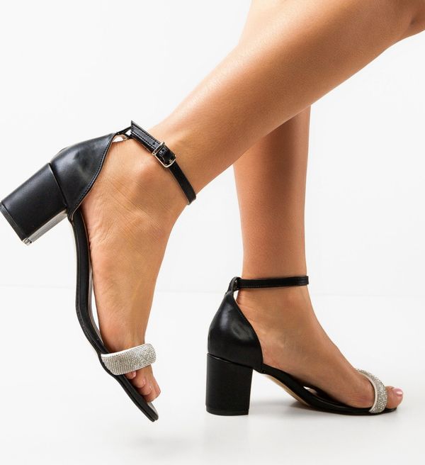 Wow Shoes Сандали на ток Rartal Черни