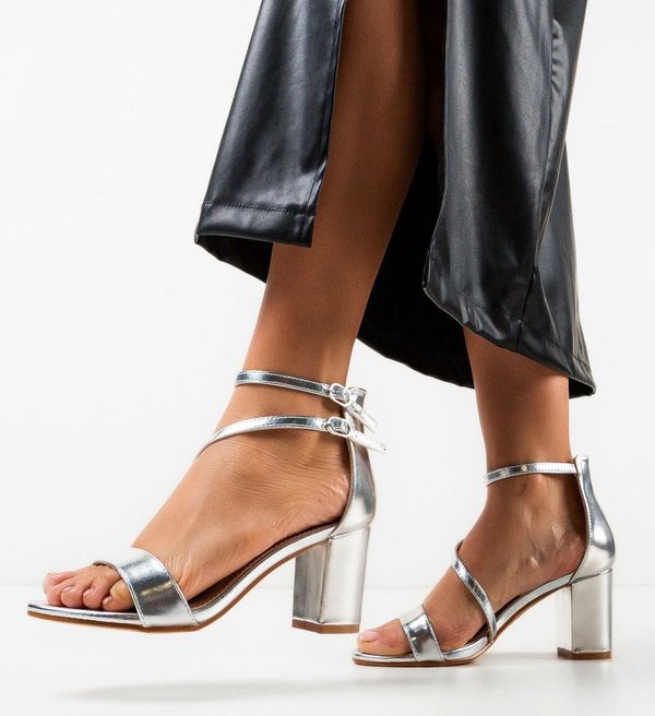 Mei Сандали на ток Sanpe Сребърни