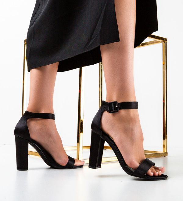 Mei Сандали на ток Shipka Черни