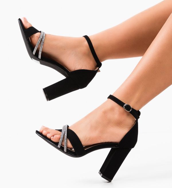 Mei Сандали на ток Simba Черни