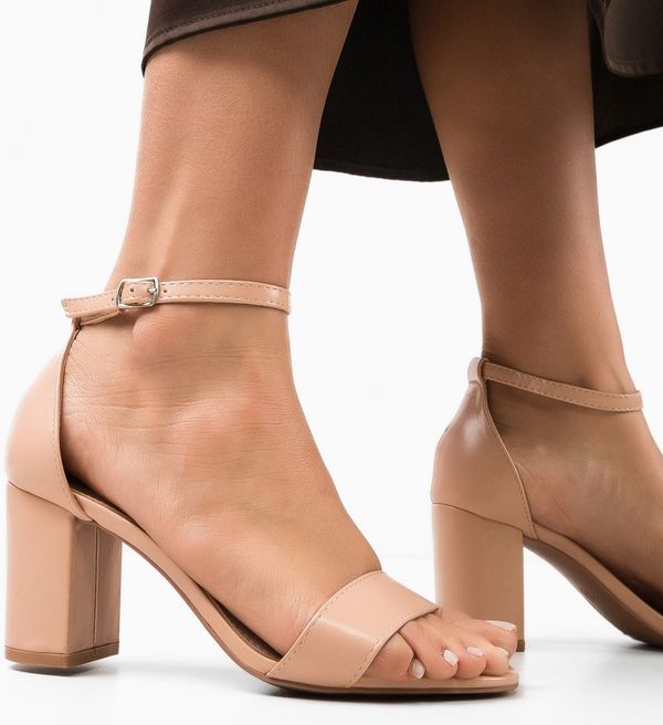 Ali Сандали на ток Simba Нуд