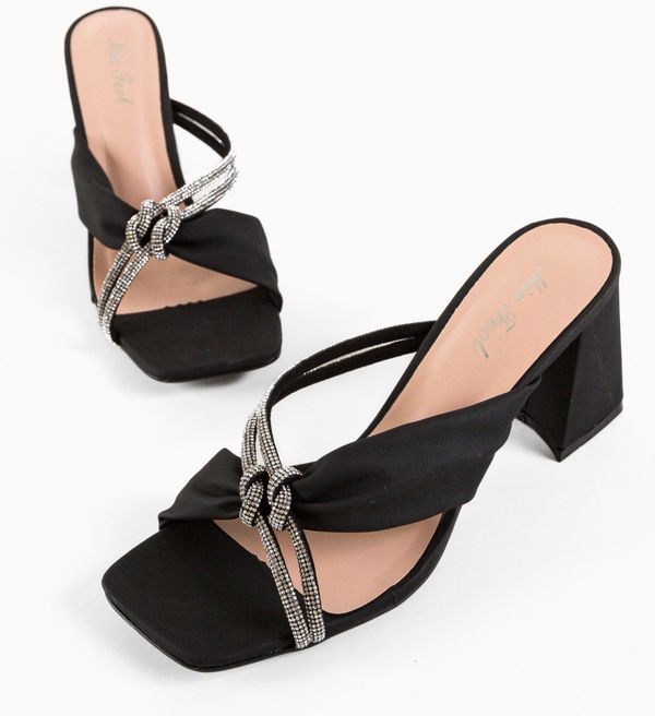 Ali Сандали на ток Sophea Черни