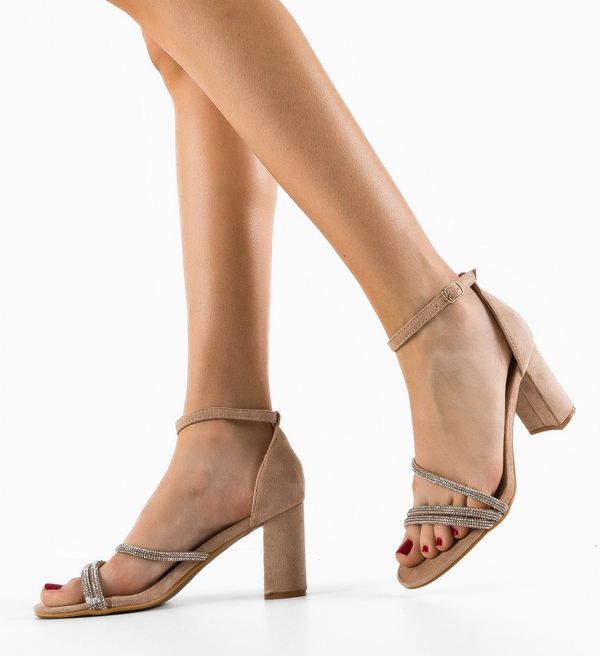 Carolie Сандали на ток Stacey Бежов