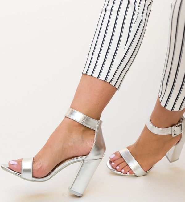 Mei Сандали на ток Step Сребърни