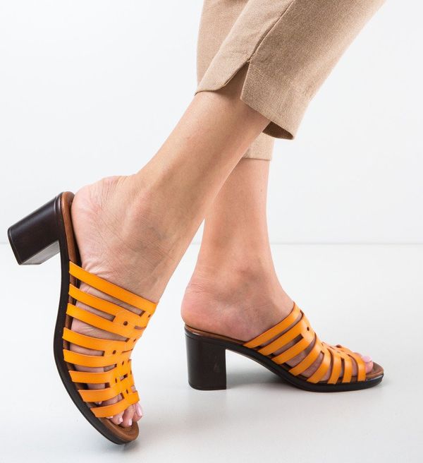 Lulux Сандали на ток Stroben Жълти