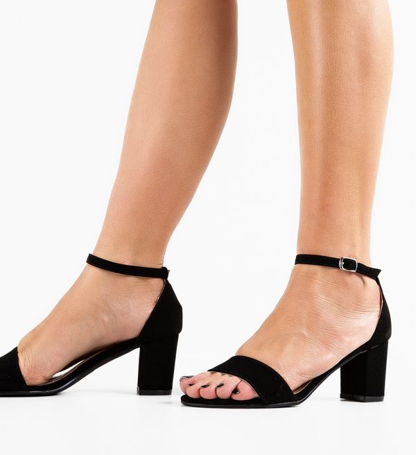 Carolie Сандали на ток Susan Черни