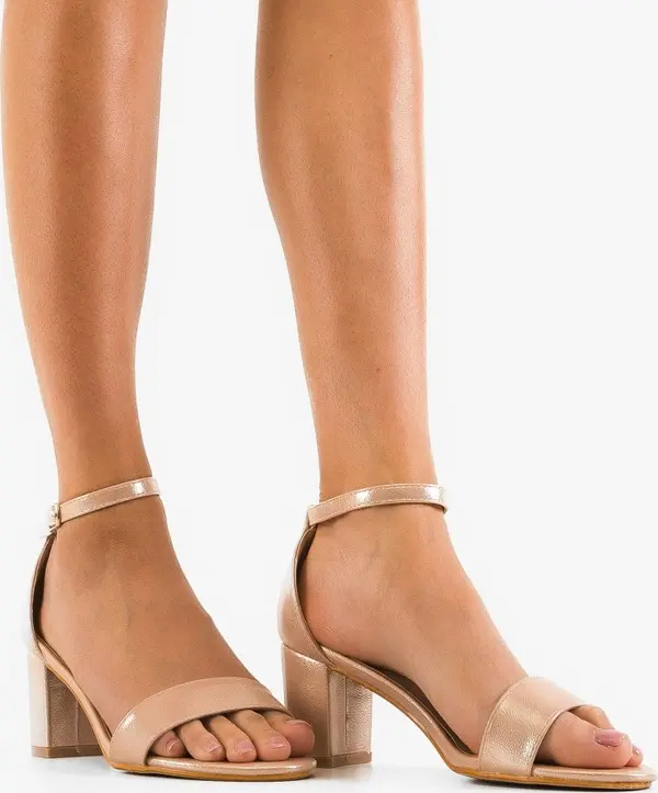 Carolie Сандали на ток Susan Златни