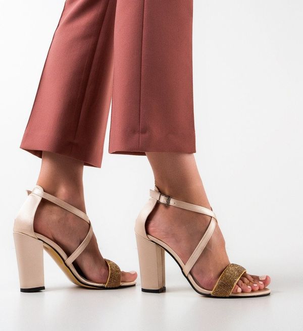 Wow Shoes Сандали на ток Terna Бежов