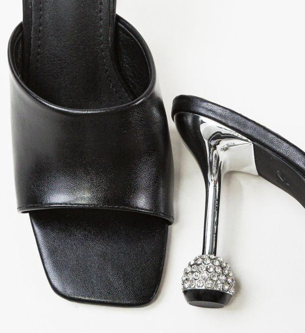 Ali Сандали на ток Theodo Черни