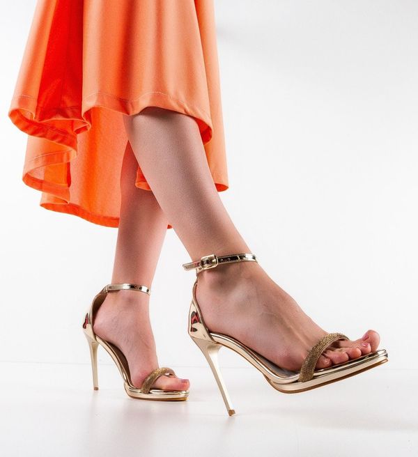 Wow Shoes Сандали на ток Tipsy Златни