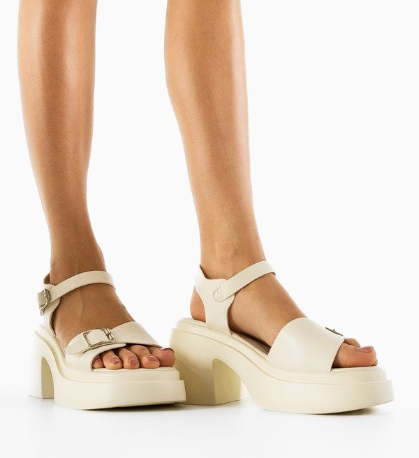 Mei Сандали на ток Tripoli Бели