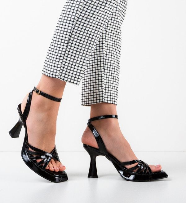 Botinelli Сандали на ток Tuyub Черни