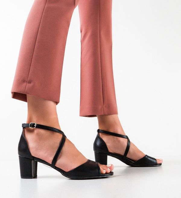 Tony Сандали на ток Tyka Черни