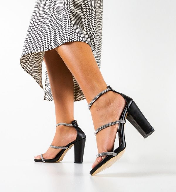 Wow Shoes Сандали на ток Uiska Черни