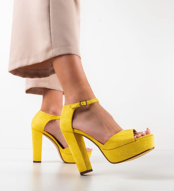 Ali Сандали на ток Vang Жълти