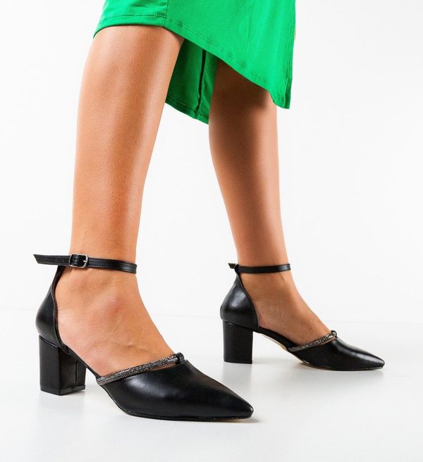 Wow Shoes Сандали на ток Vayne Черни