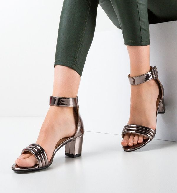 Botinelli Сандали на ток Ynuwet Сив