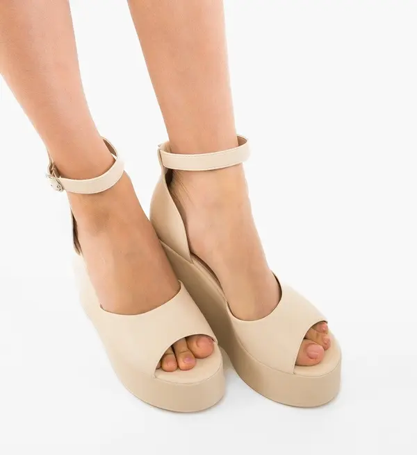 Mei Сандали на ток Zamir Бежов