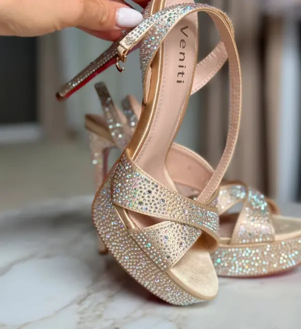 Wow Shoes Сандали на ток Zbyr Златни