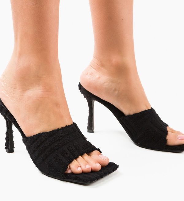 Ali Сандали на ток Zora Черни