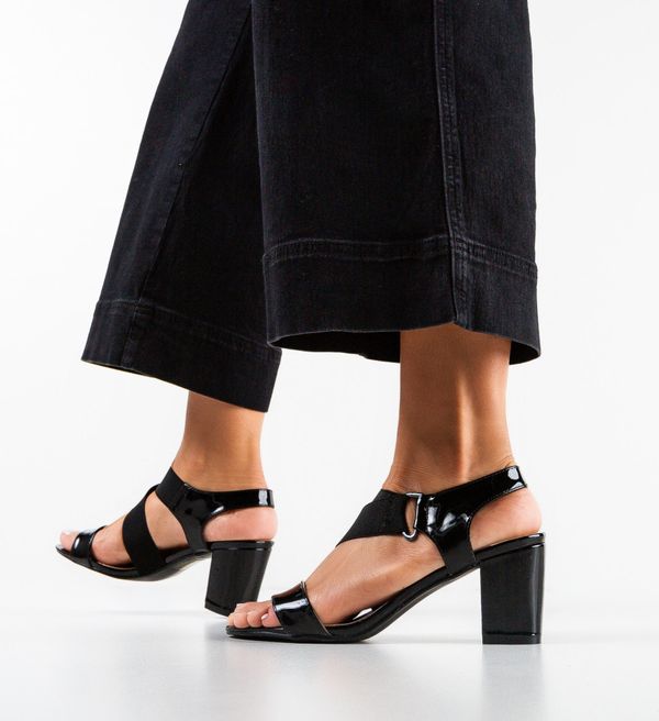 Ali Сандали Olin Черни