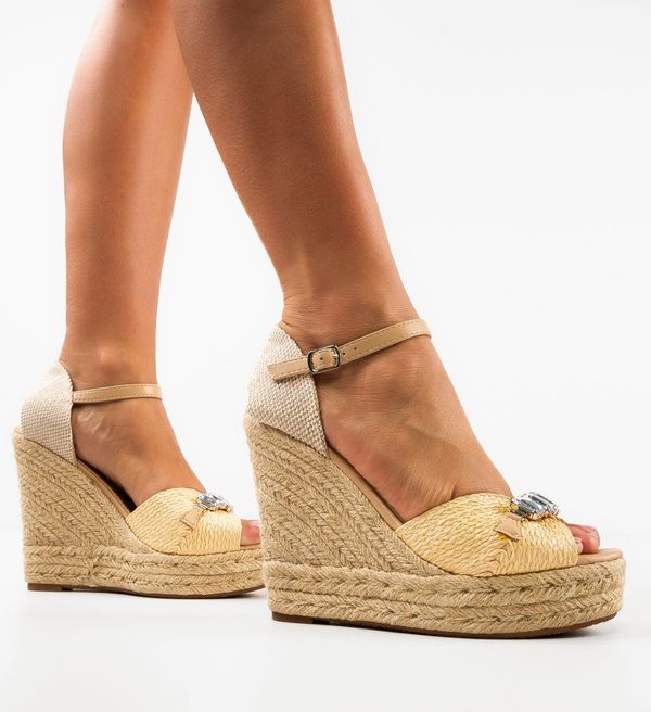 Ali Сандали Padma Бежов