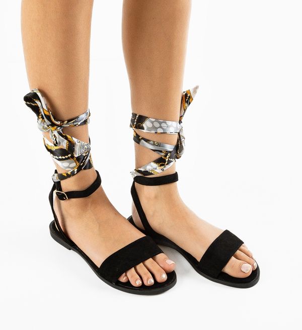 Ali Сандали River Черни