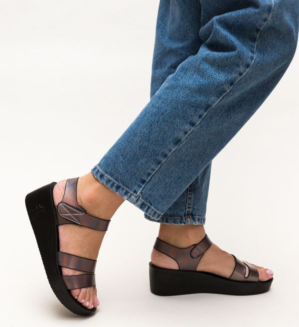 Zoha Сандали Roche Сиви