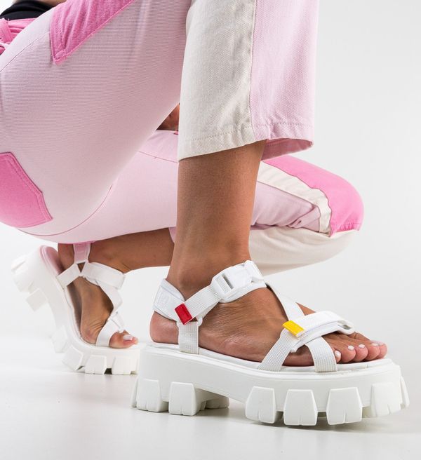 Udobni Сандали Roral Бели