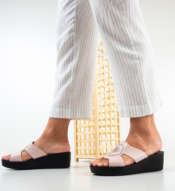 Udobni Сандали Rose Розов