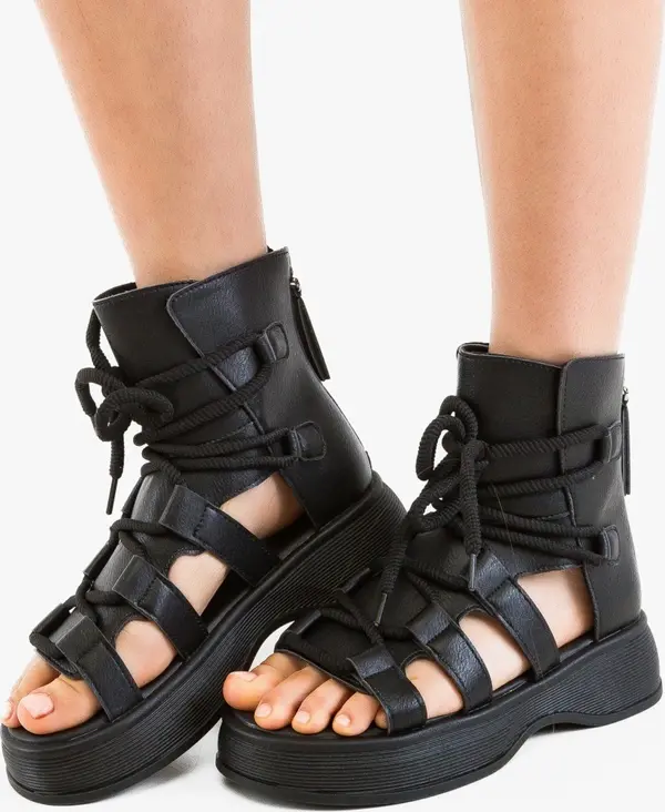 Carolie Сандали Theo Черни