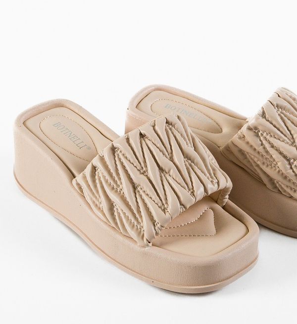 Botinelli Сандали Torne Бежов