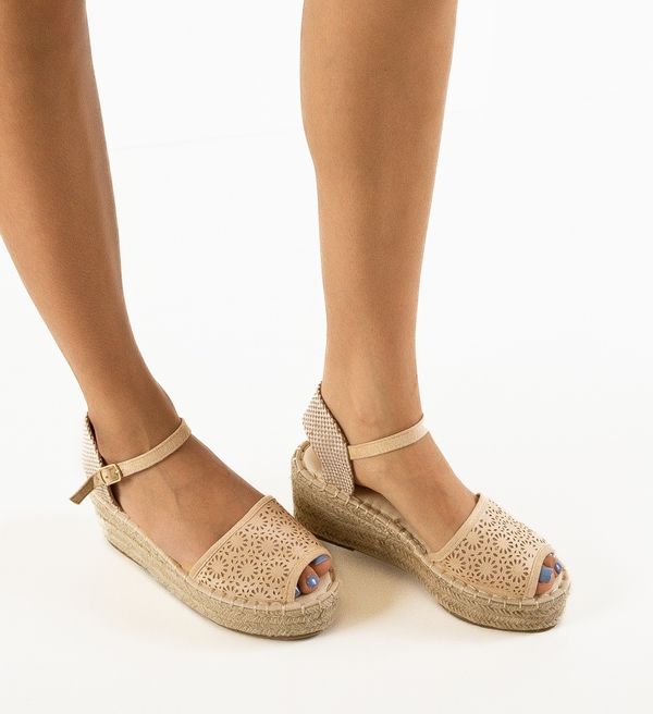 Ali Сандали Turan Бежов