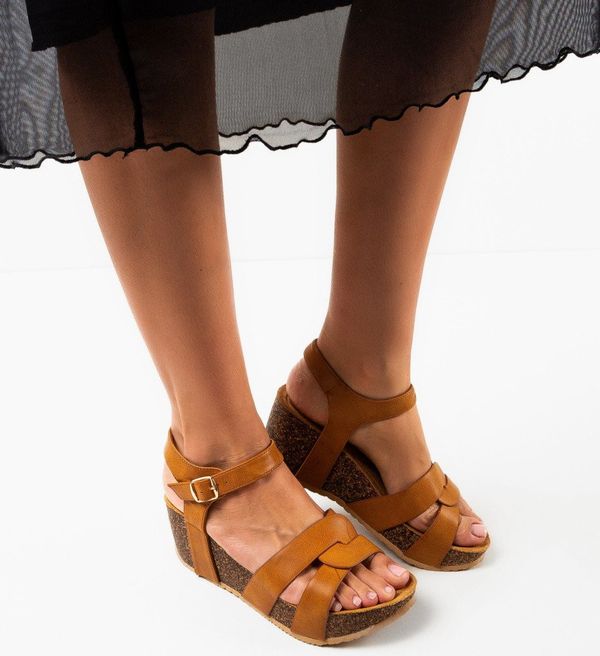 Botinelli Сандали Villanueva Камел