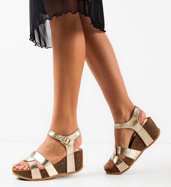 Botinelli Сандали Villanueva Златни