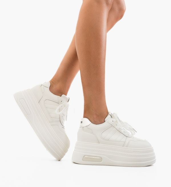 Tony Спортни Abiola Бели