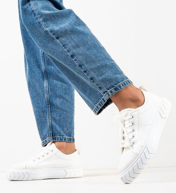 Ali Спортни Ada Бели