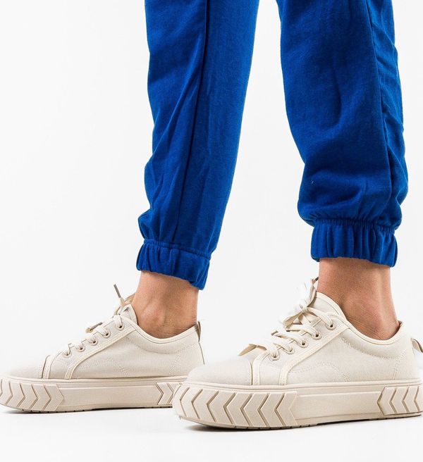 Ali Спортни Ada Бежов