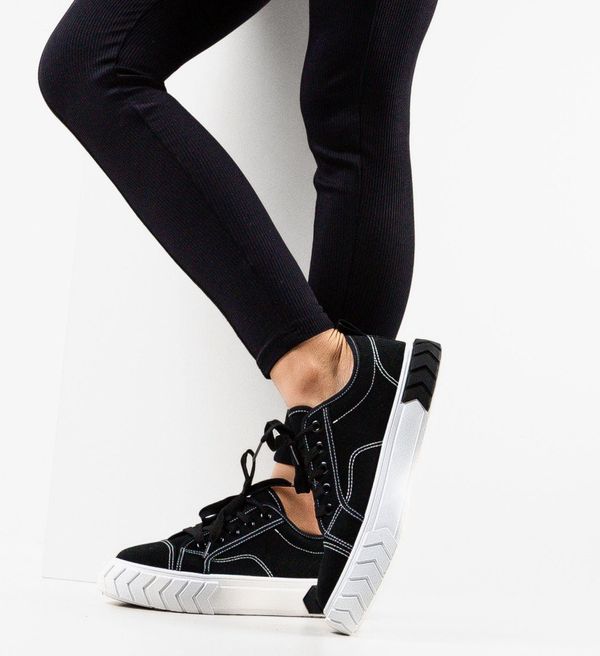 Ali Спортни Ada Черни