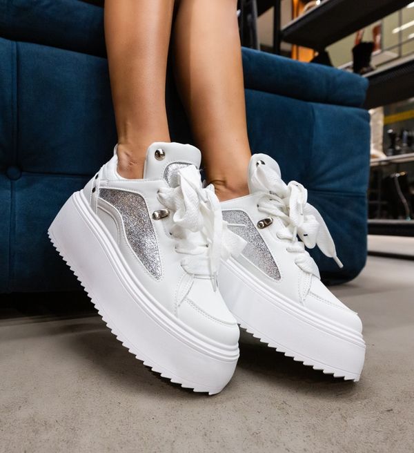 Ali Спортни Adetoku Бели