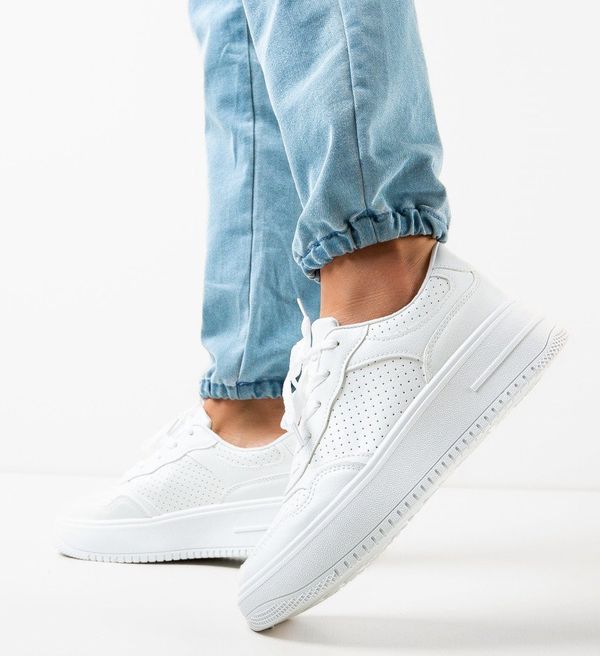 Maria Спортни Adil Бели