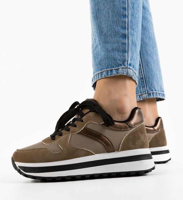 Ali Спортни Agnes Бежов