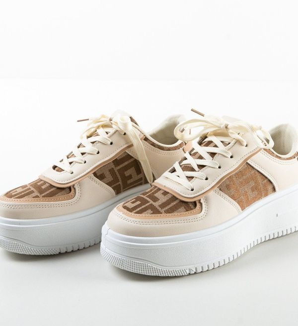 Ali Спортни Anas Бежов